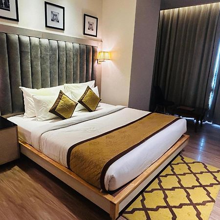 Hotel Sakura Gold Gurgaon Ngoại thất bức ảnh
