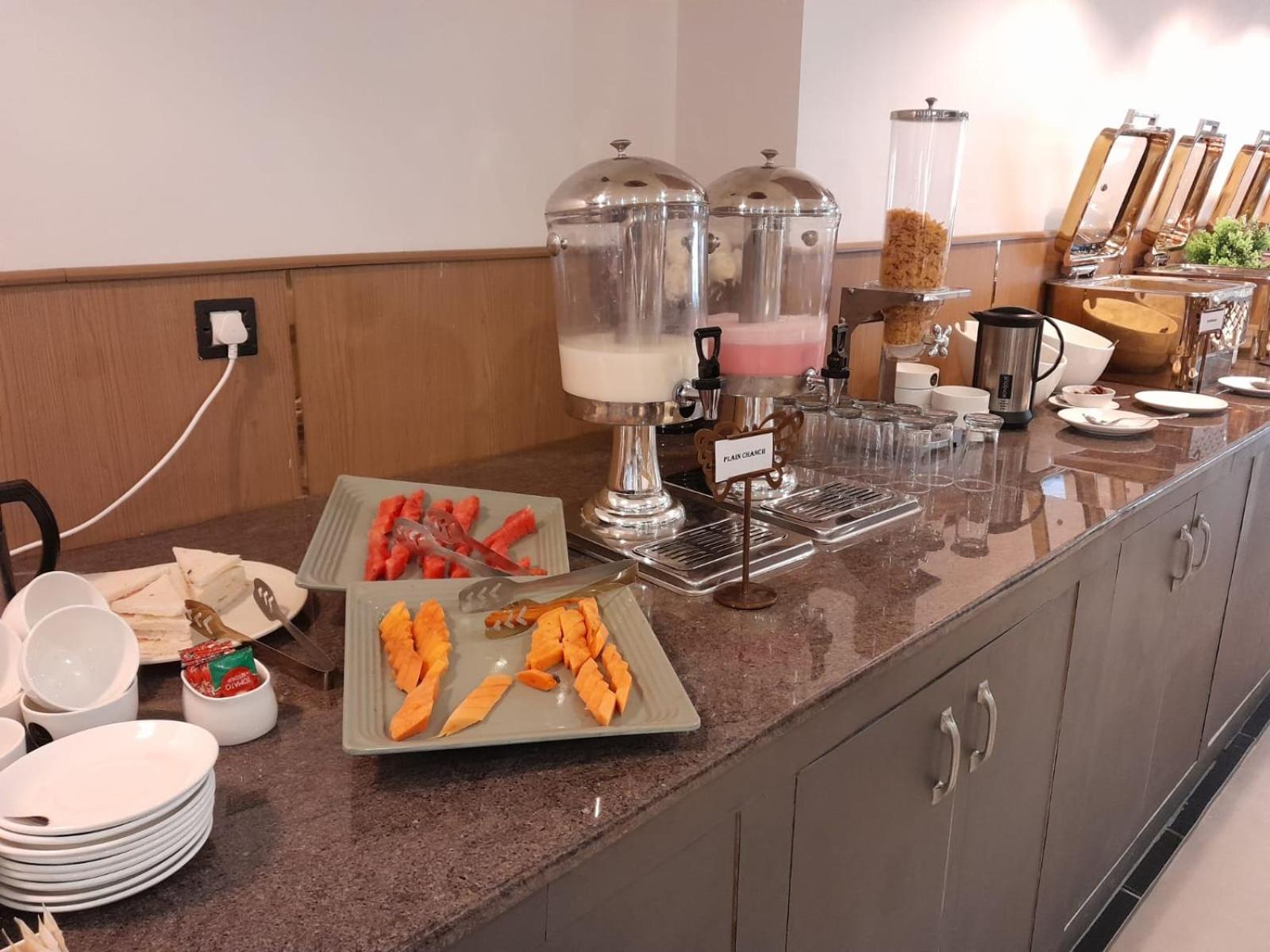 Hotel Sakura Gold Gurgaon Ngoại thất bức ảnh