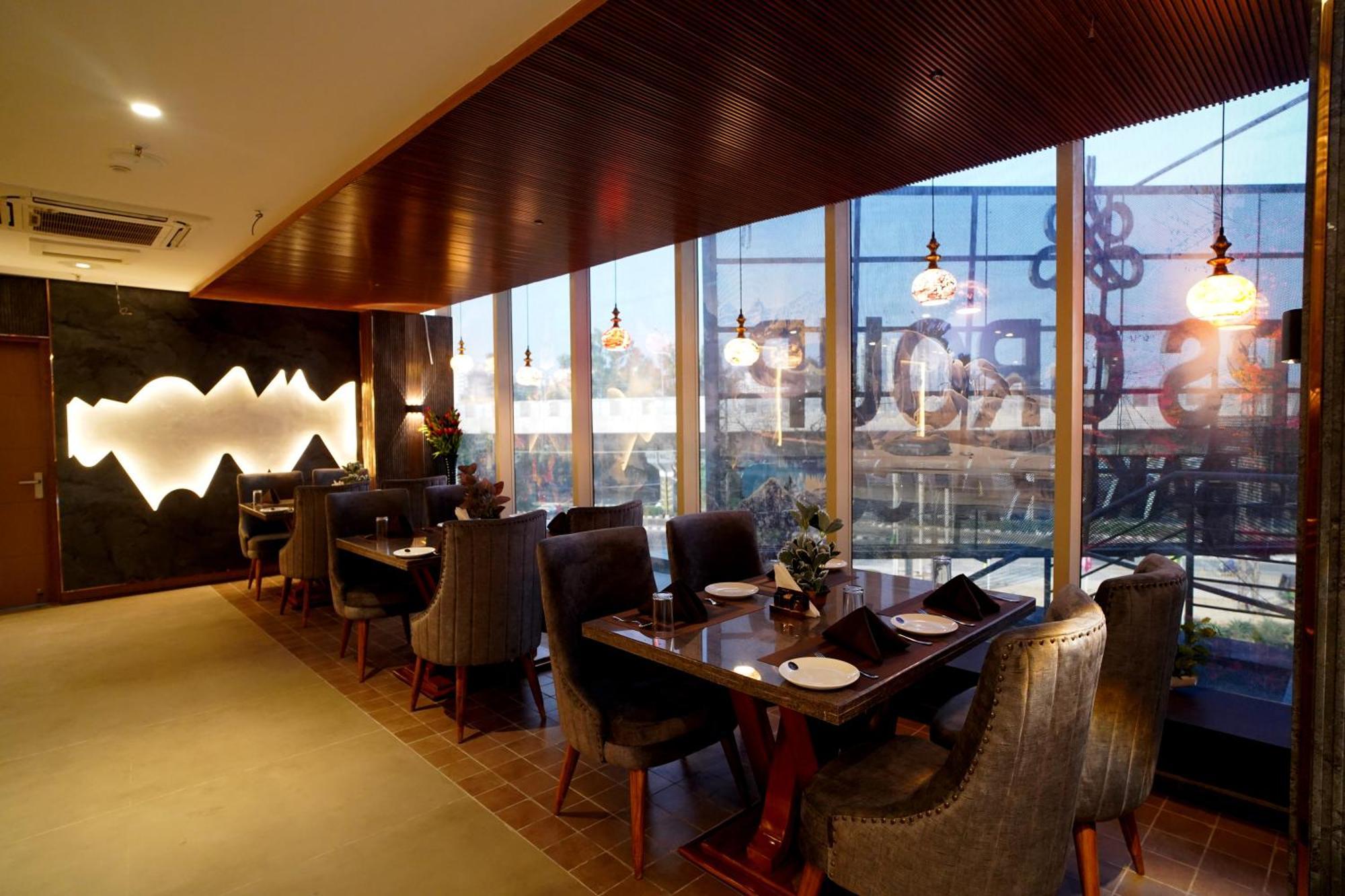 Hotel Sakura Gold Gurgaon Ngoại thất bức ảnh