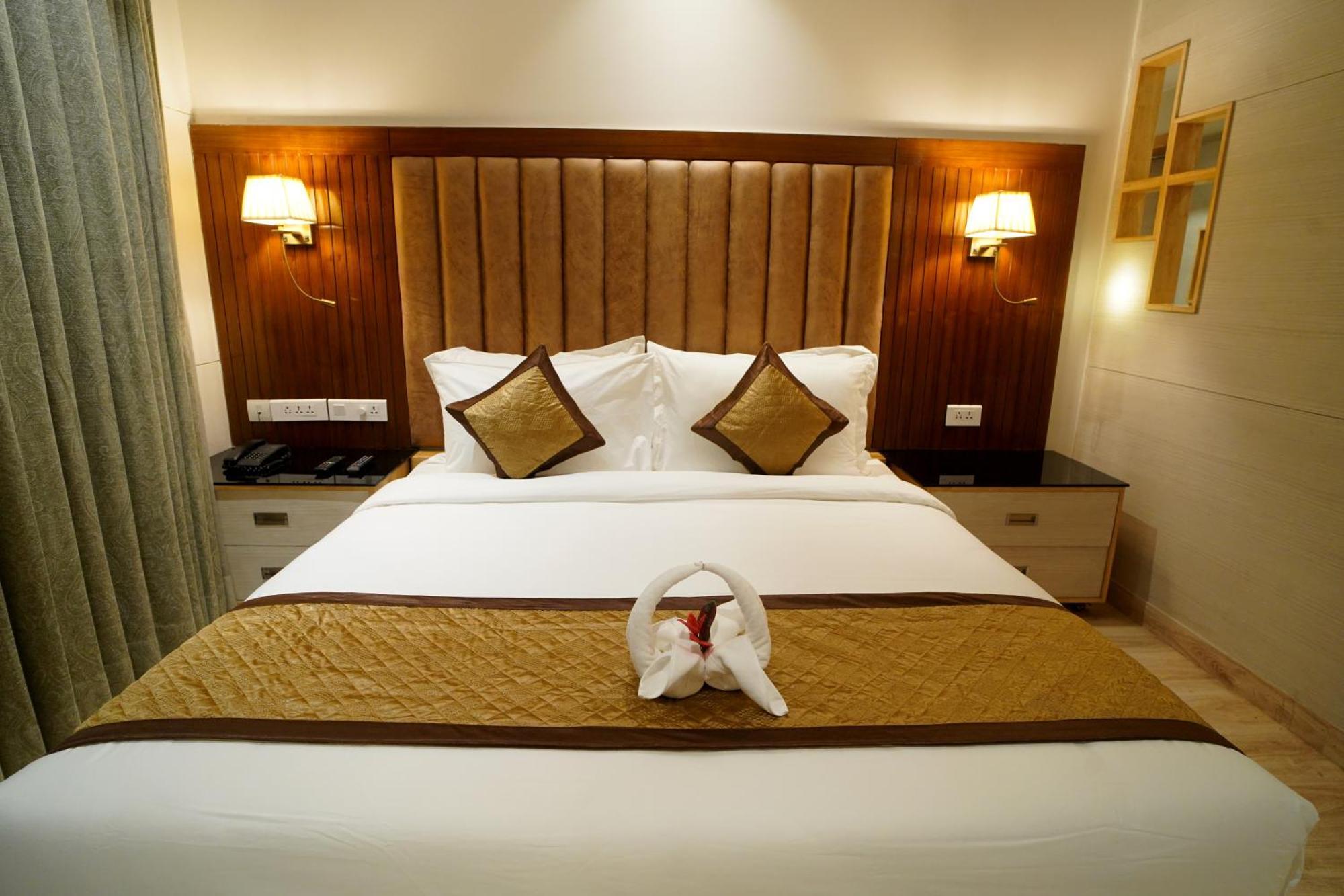 Hotel Sakura Gold Gurgaon Ngoại thất bức ảnh