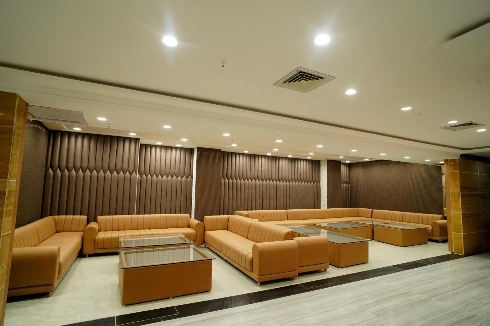 Hotel Sakura Gold Gurgaon Ngoại thất bức ảnh