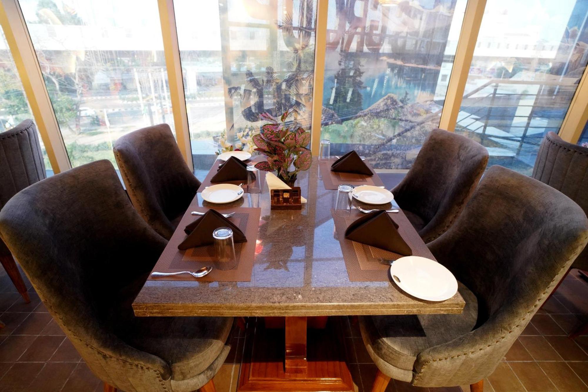 Hotel Sakura Gold Gurgaon Ngoại thất bức ảnh