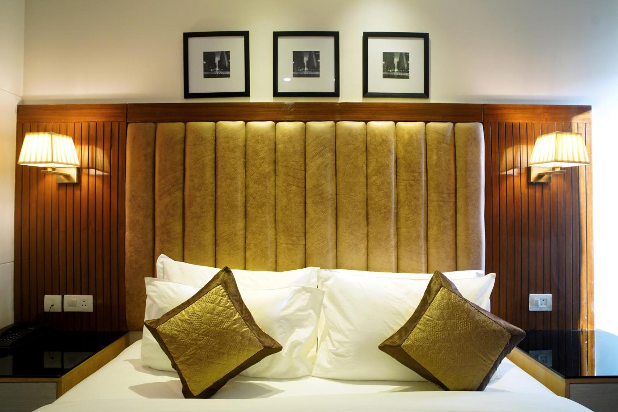 Hotel Sakura Gold Gurgaon Ngoại thất bức ảnh