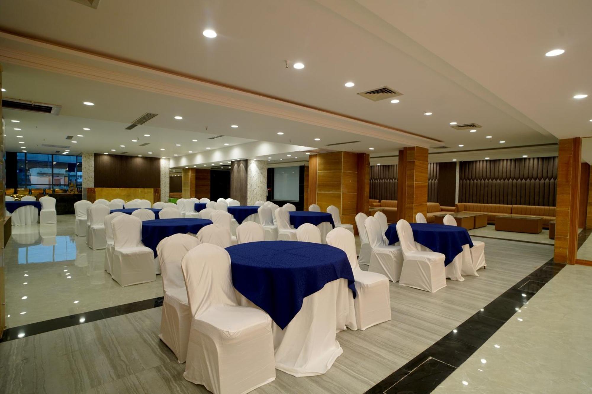 Hotel Sakura Gold Gurgaon Ngoại thất bức ảnh
