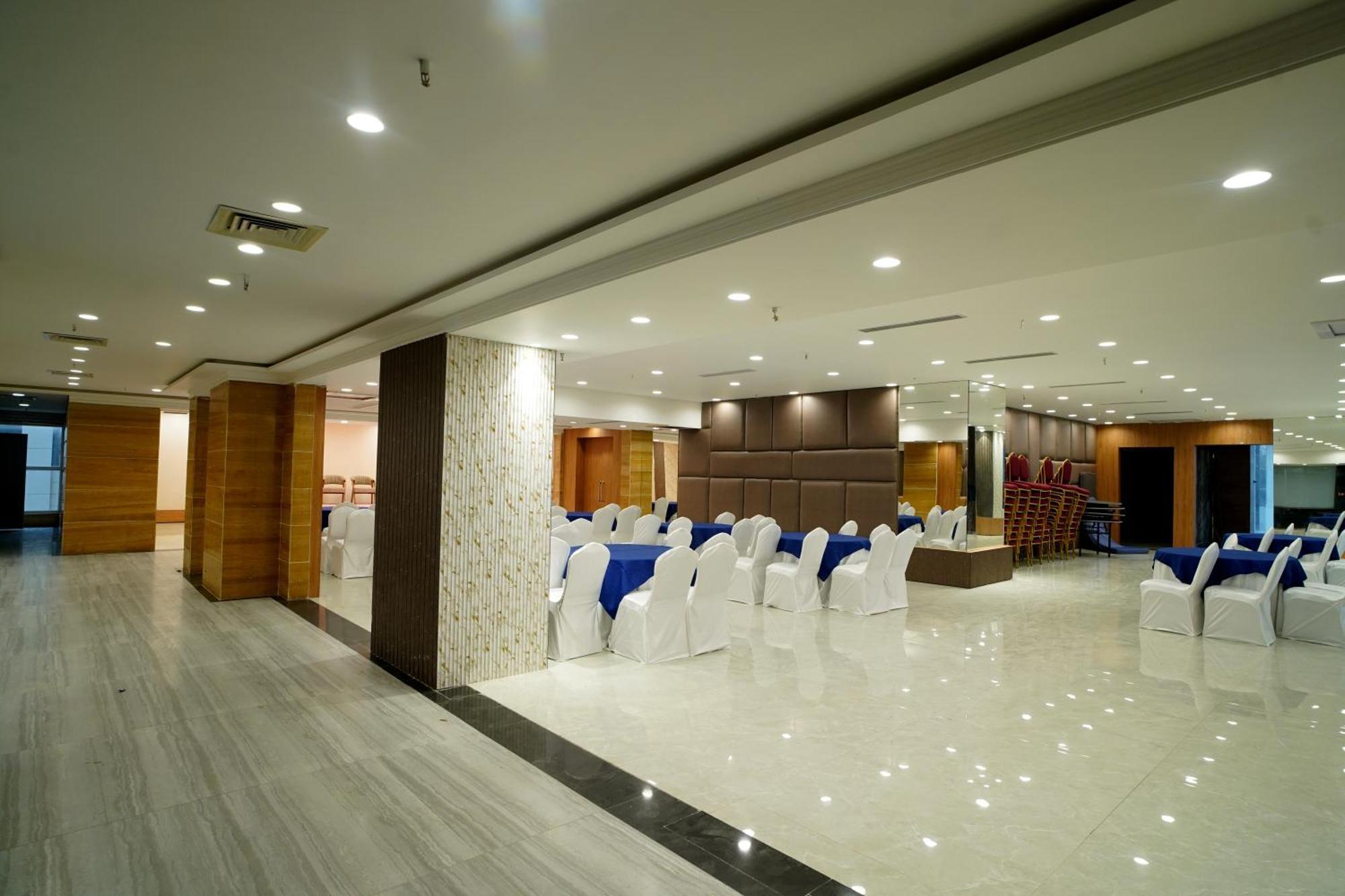 Hotel Sakura Gold Gurgaon Ngoại thất bức ảnh