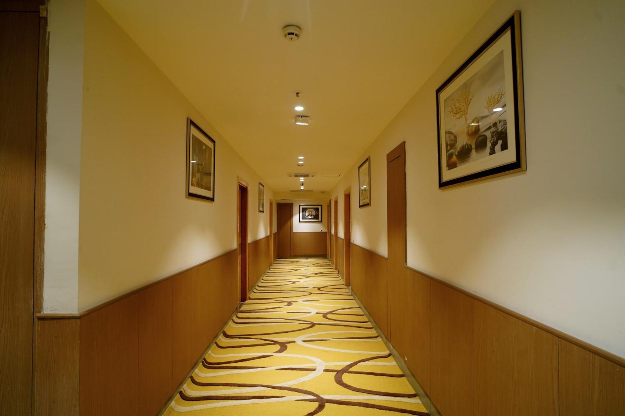 Hotel Sakura Gold Gurgaon Ngoại thất bức ảnh