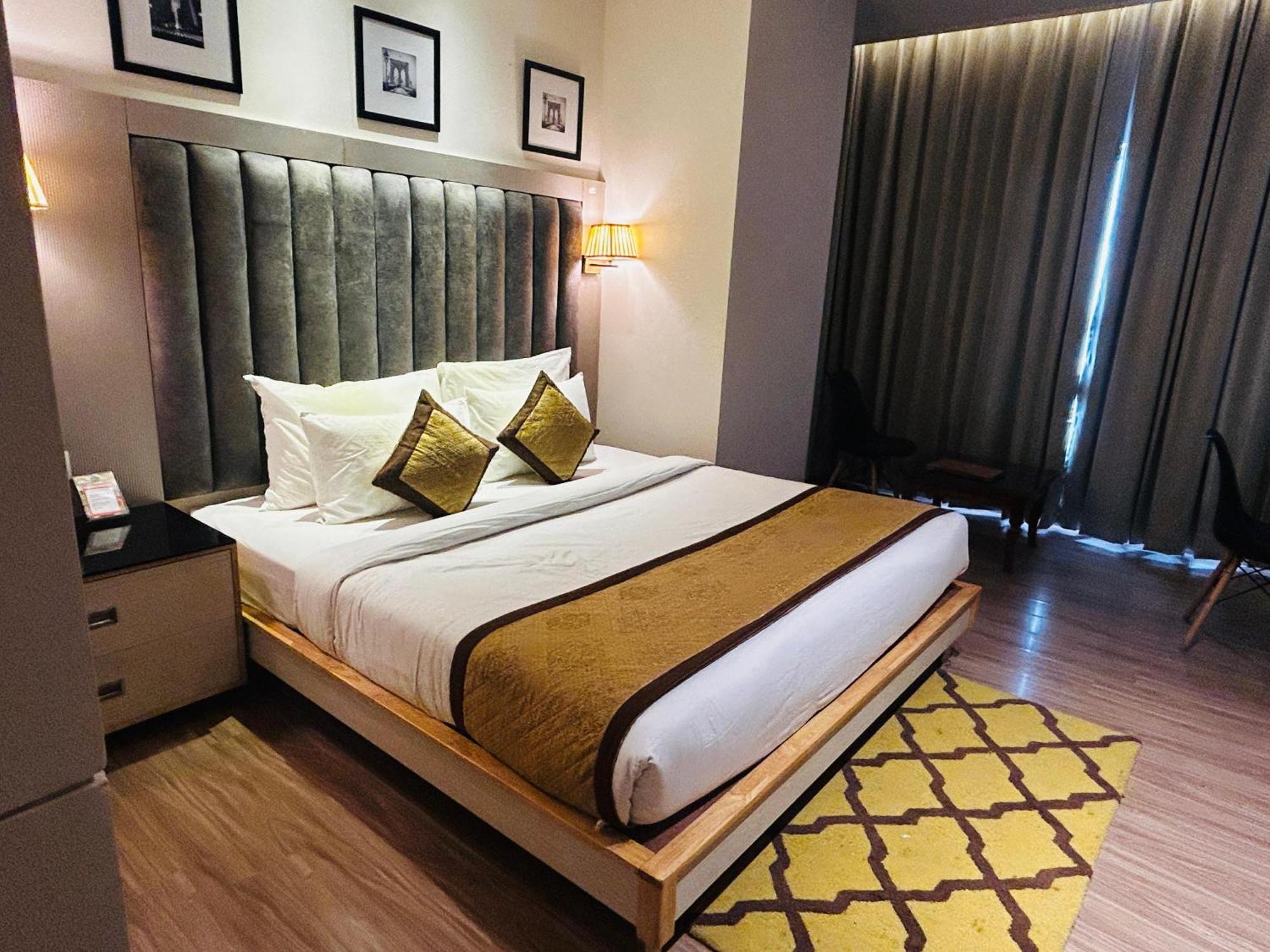 Hotel Sakura Gold Gurgaon Ngoại thất bức ảnh