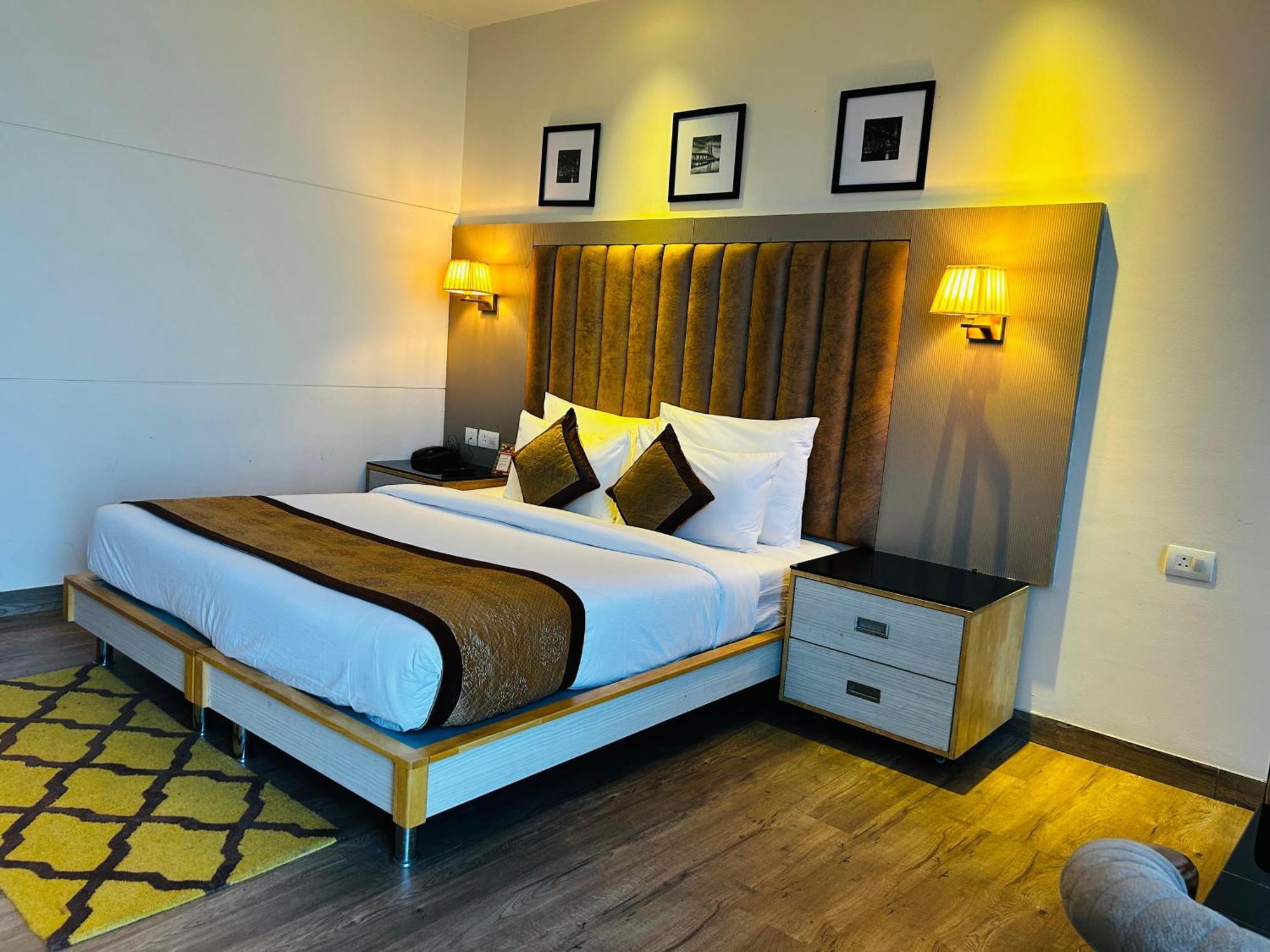 Hotel Sakura Gold Gurgaon Ngoại thất bức ảnh
