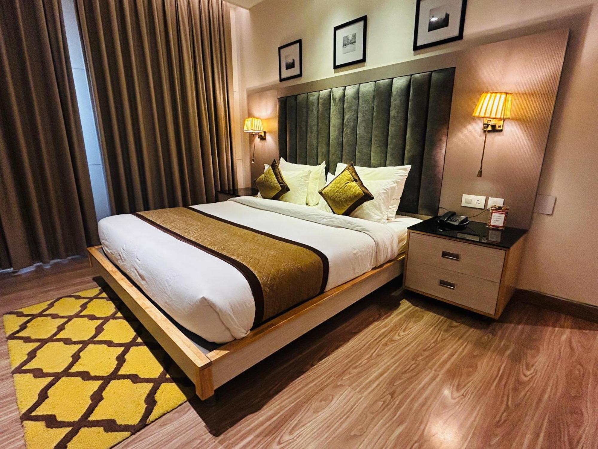 Hotel Sakura Gold Gurgaon Ngoại thất bức ảnh