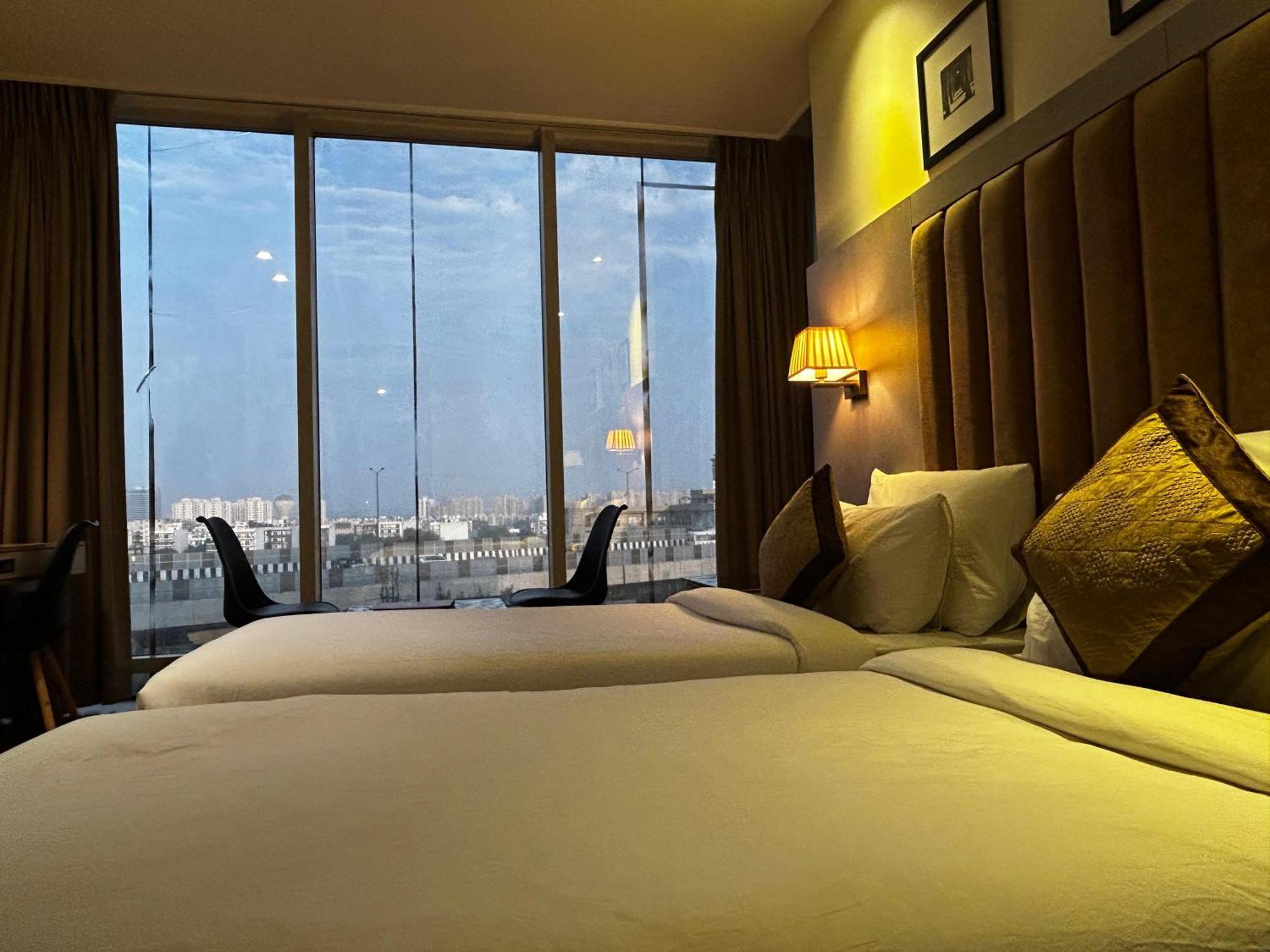 Hotel Sakura Gold Gurgaon Ngoại thất bức ảnh