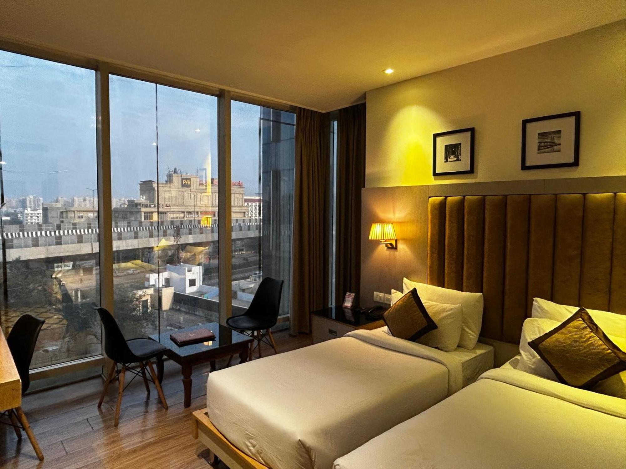 Hotel Sakura Gold Gurgaon Ngoại thất bức ảnh