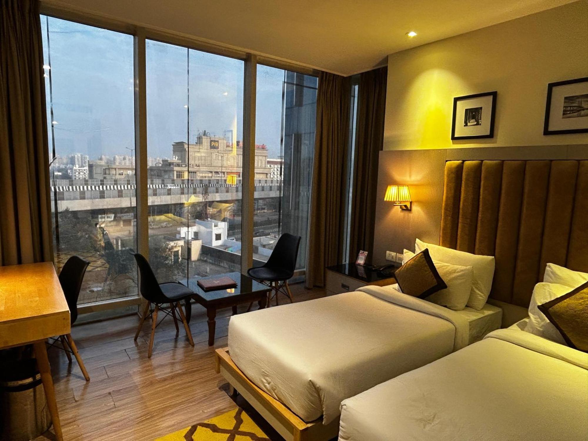Hotel Sakura Gold Gurgaon Ngoại thất bức ảnh